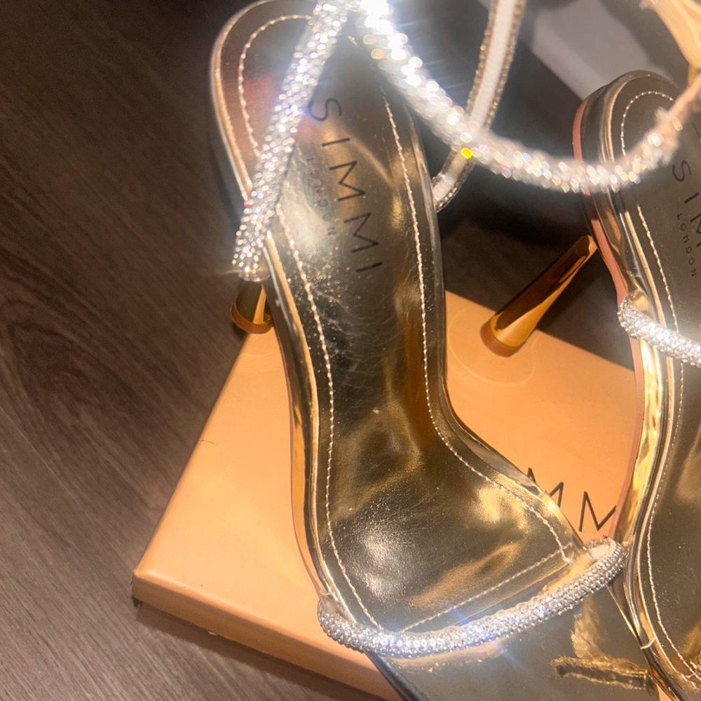 Simmi Gold heels with Bling/diamonds 
size 5 Only tried one once
original box